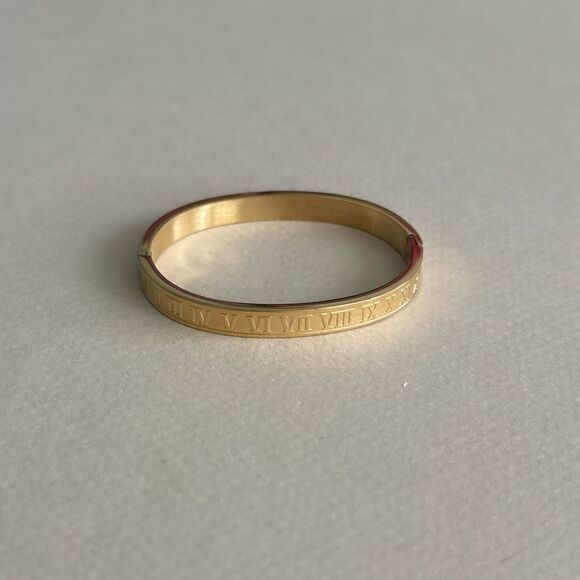 Anthropologie Jewelry - Gold Roman Numeral Bangle Bracelet #1850